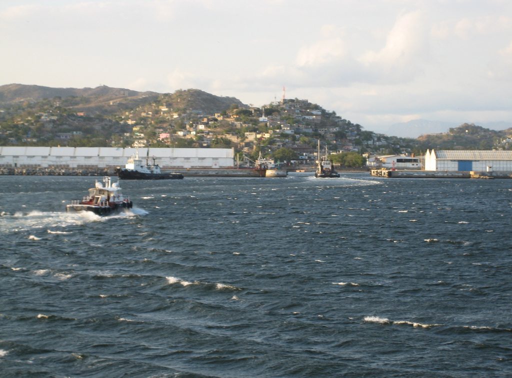 Bahía y puerto de Salina Cruz