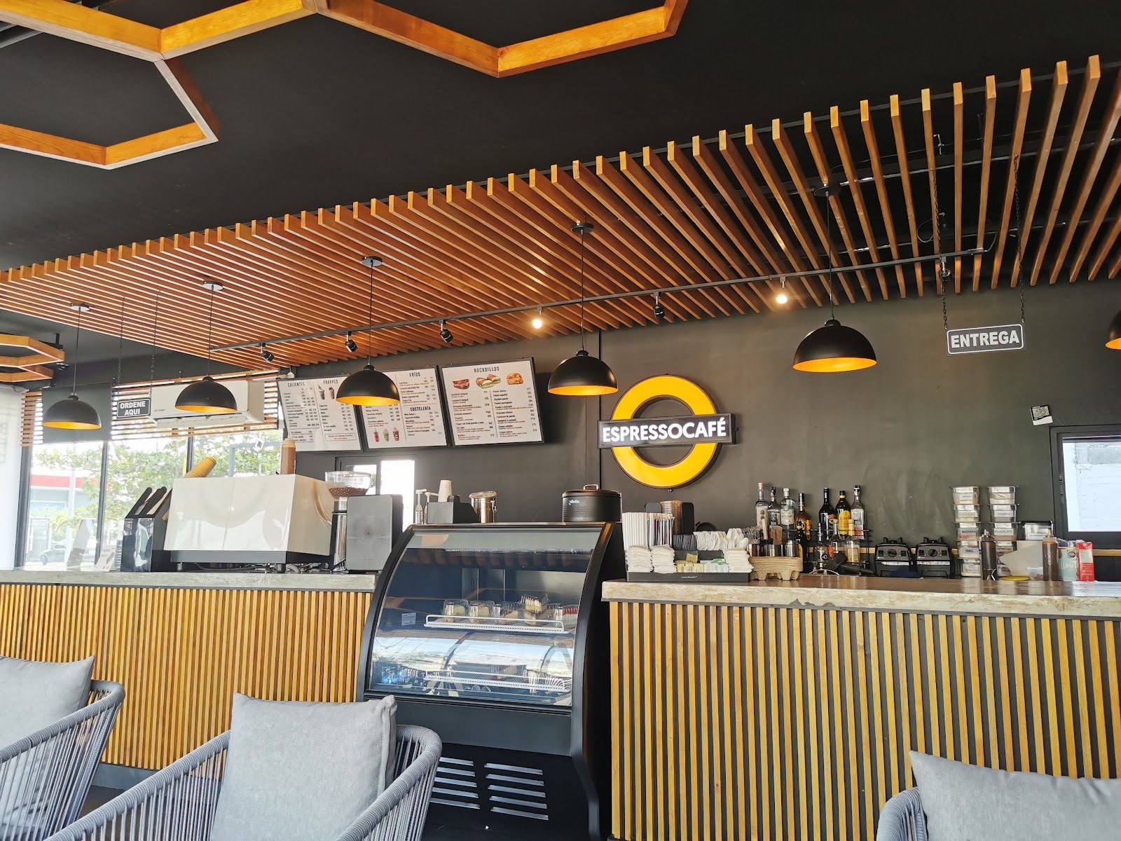 La barra: se ordena aquí y se recoge en Entrega