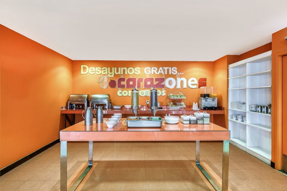 Área del desayuno buffet incluido