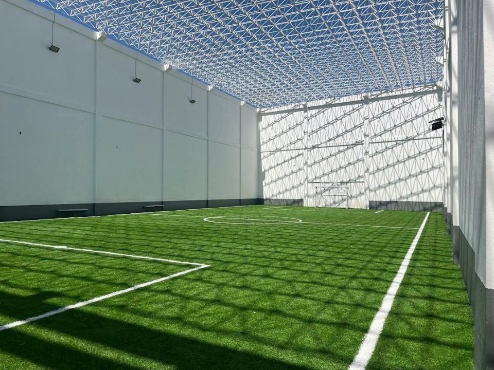 La cancha de fútbol 5 techada