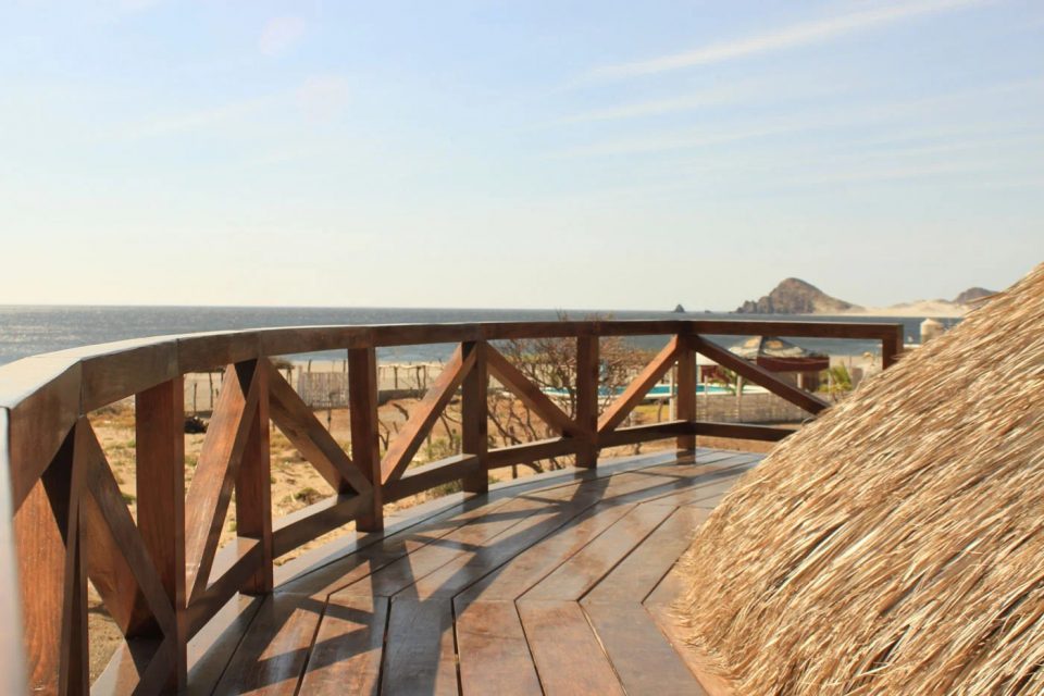 Terraza con vista a la playa