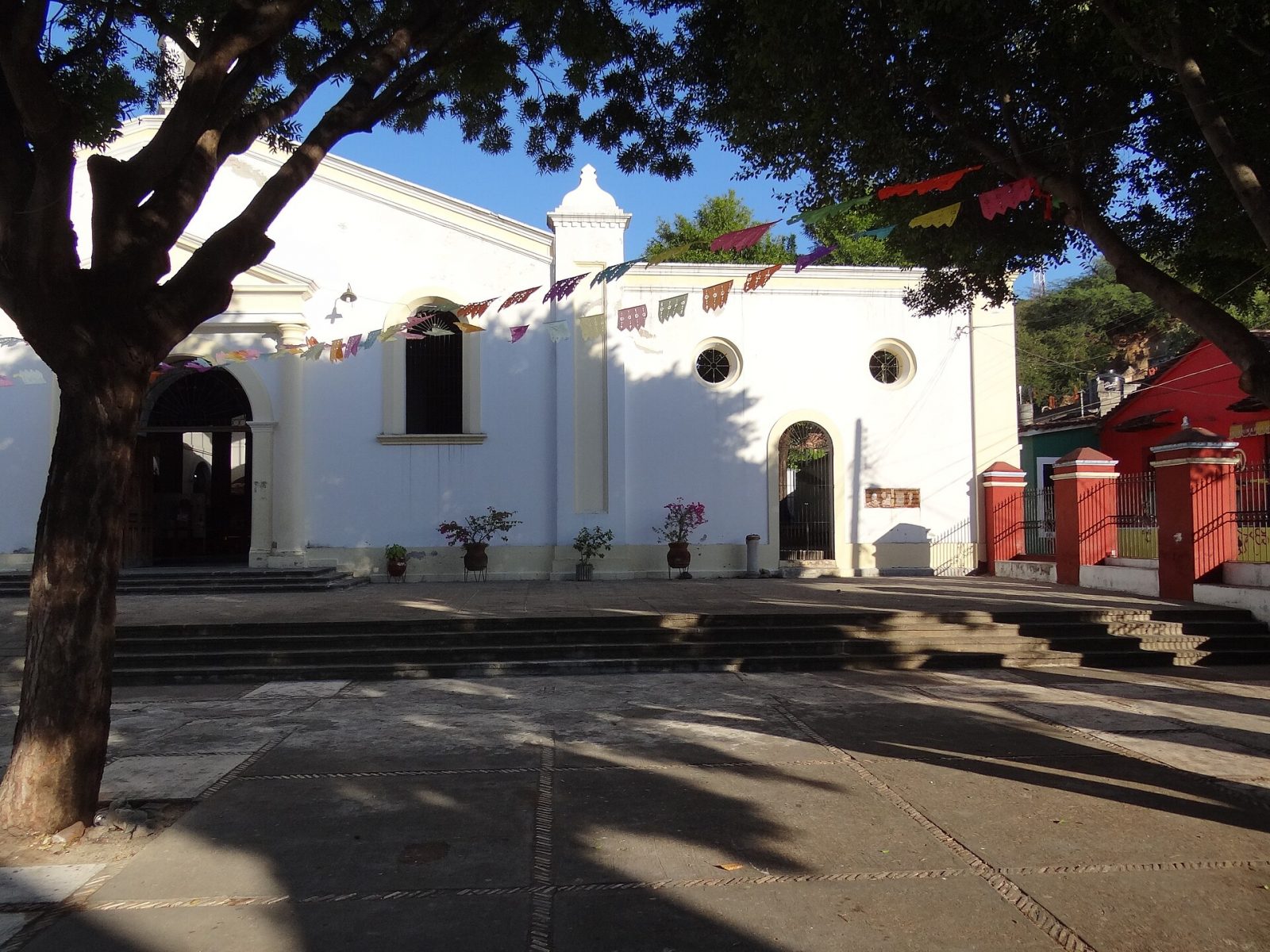 Templo y atrio del conjunto de Santo Domingo, Tehuantepec (2011, antes del sismo)