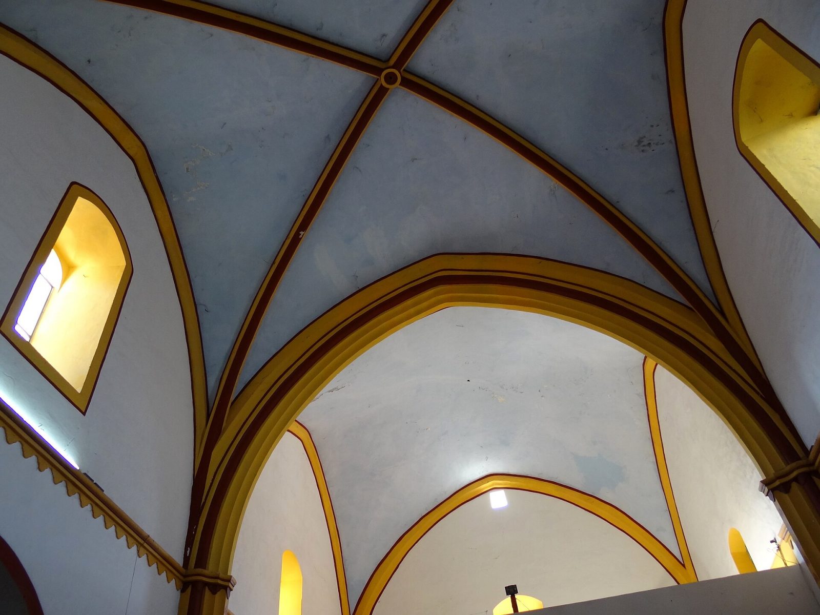 Bóvedas de una capilla del conjunto (2011)